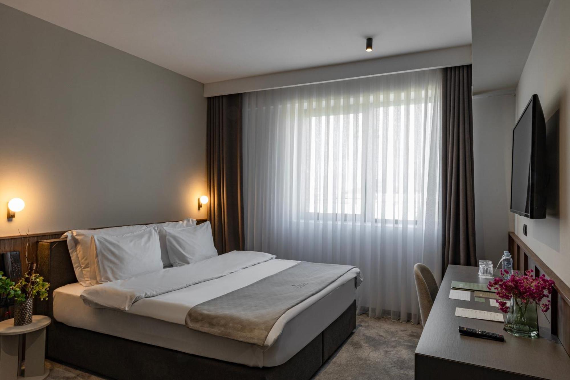 Actor Hotel Suto Orizari Esterno foto